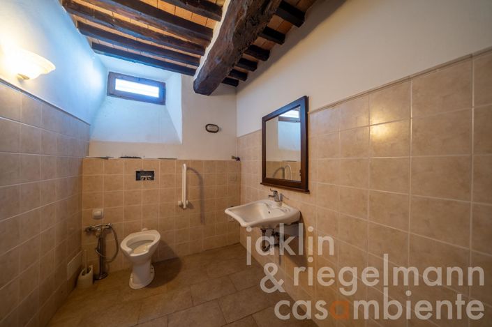 Image No.35-5 Bed Country House for sale
