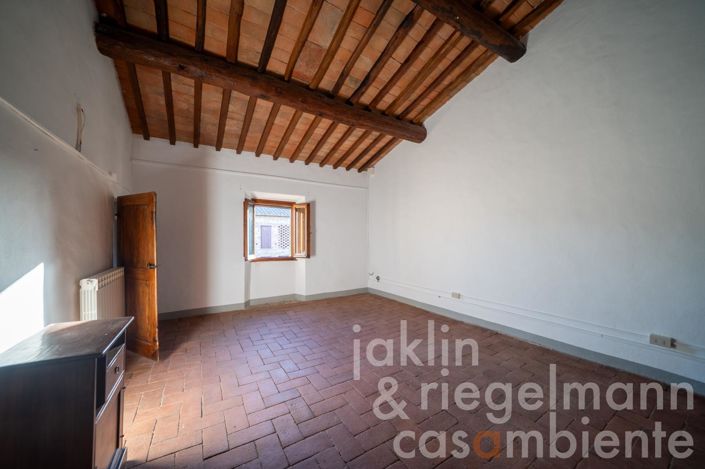 Image No.40-5 Bed Country House for sale