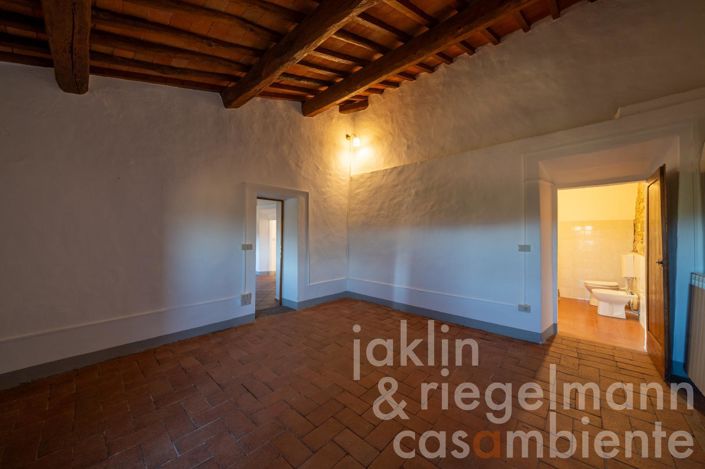 Image No.43-5 Bed Country House for sale