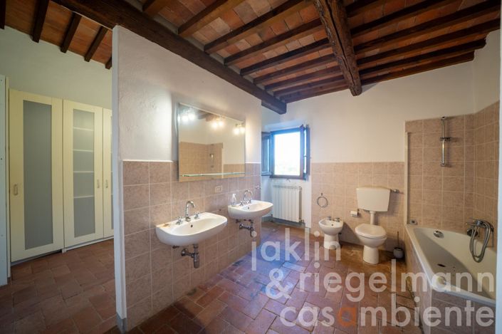 Image No.49-5 Bed Country House for sale
