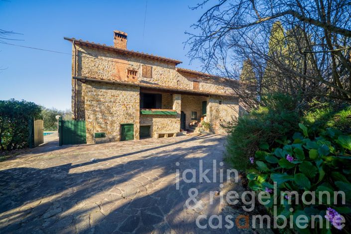 Image No.2-5 Bed Country House for sale