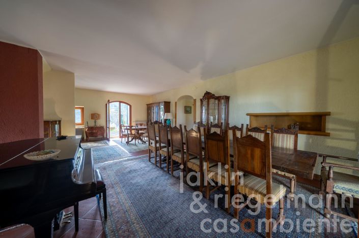 Image No.15-7 Bed Country House for sale
