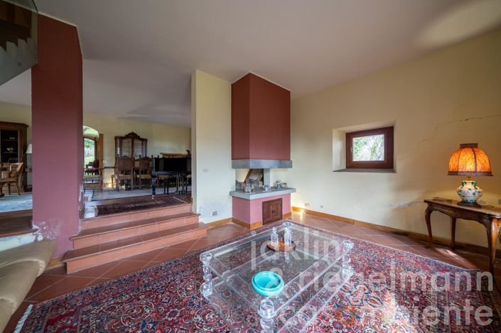 Image No.16-7 Bed Country House for sale