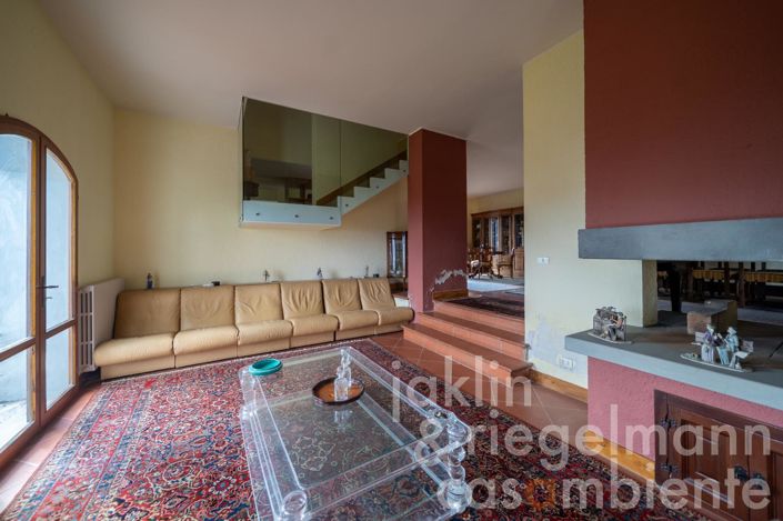 Image No.17-7 Bed Country House for sale