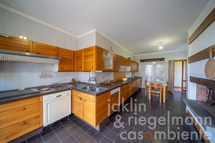 Image No.22-7 Bed Country House for sale