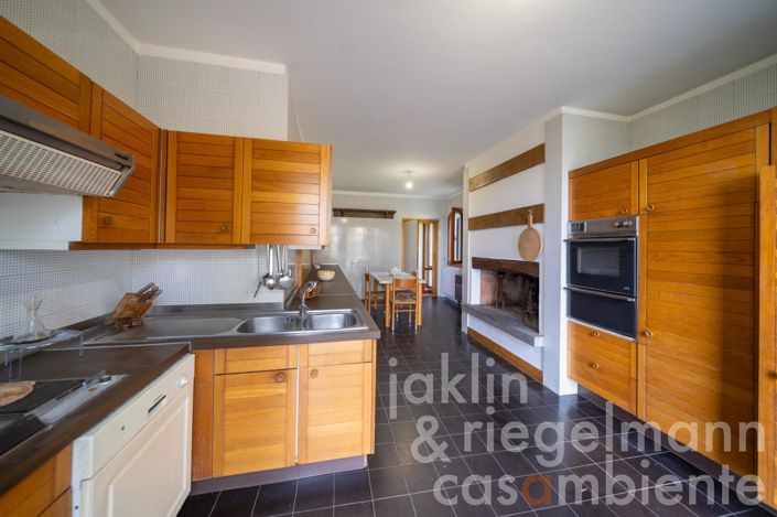Image No.23-7 Bed Country House for sale