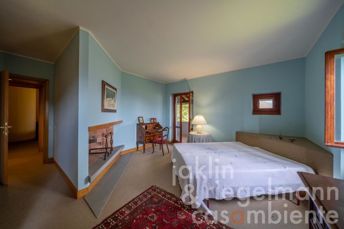 Image No.39-7 Bed Country House for sale