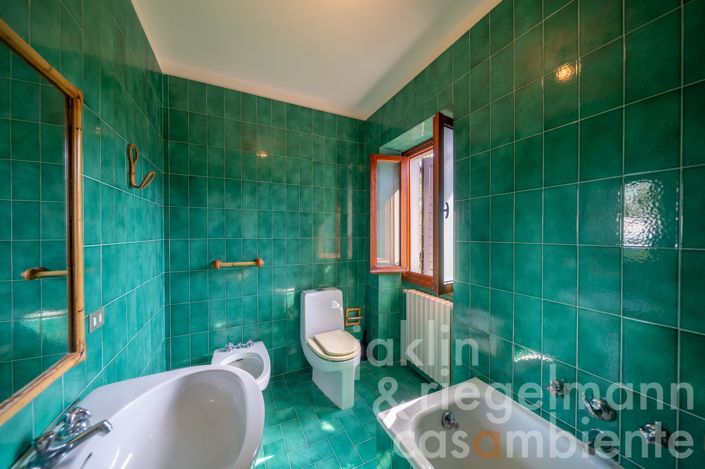 Image No.45-7 Bed Country House for sale