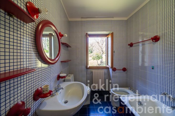 Image No.48-7 Bed Country House for sale