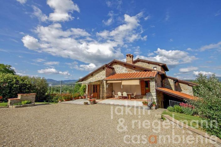 Image No.2-4 Bed Country House for sale