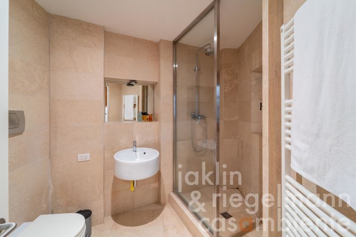 Image No.28-2 Bed Townhouse for sale
