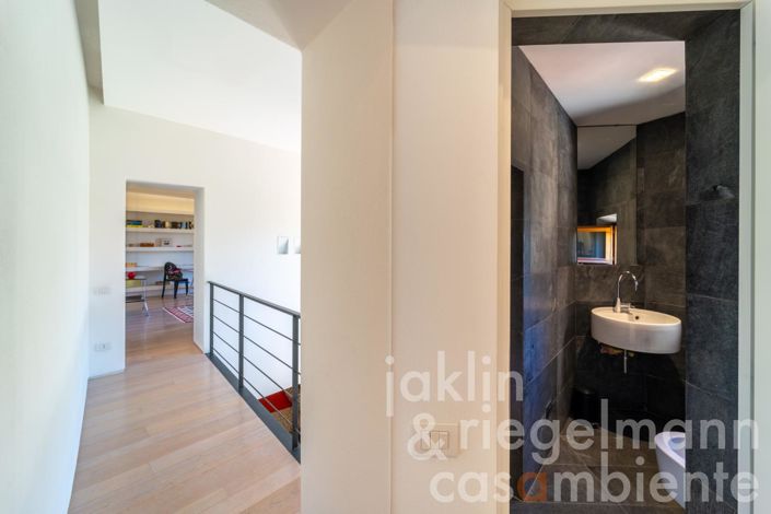 Image No.31-2 Bed Townhouse for sale