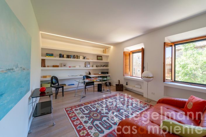 Image No.33-2 Bed Townhouse for sale