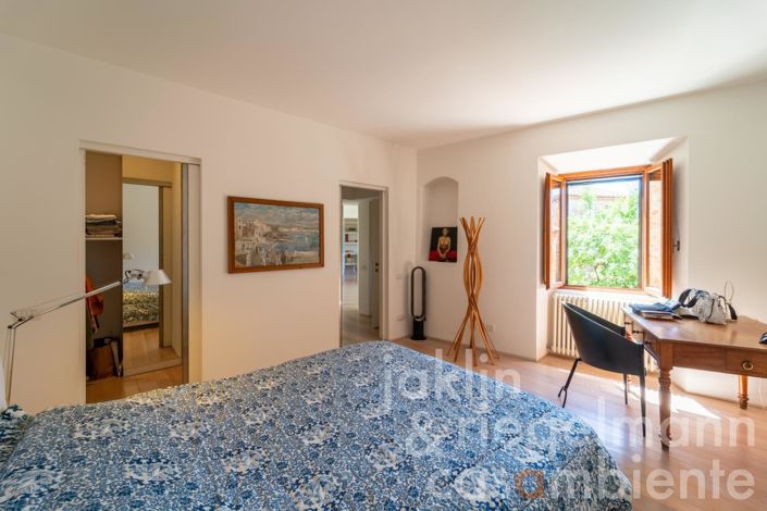 Image No.35-2 Bed Townhouse for sale