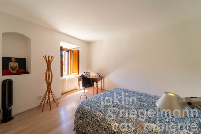 Image No.36-2 Bed Townhouse for sale