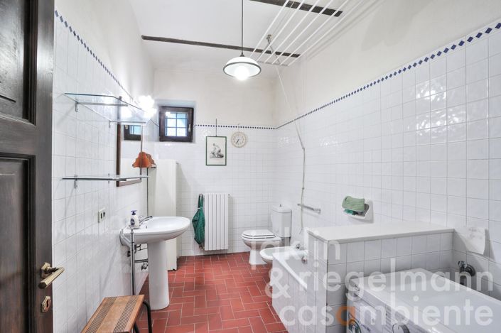 Image No.27-6 Bed Villa for sale