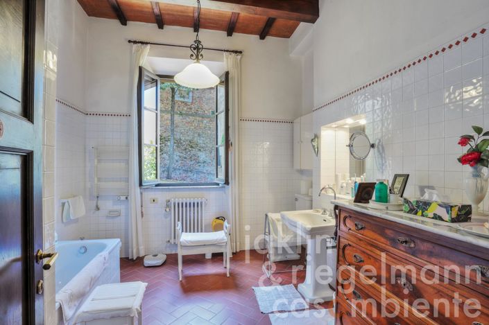 Image No.36-6 Bed Villa for sale