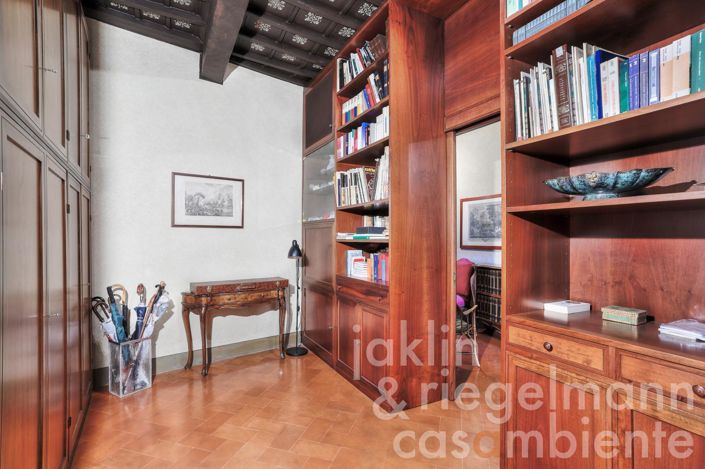 Image No.44-6 Bed Villa for sale