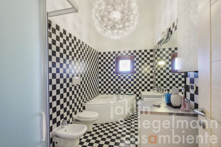 Image No.20-2 Bed Apartment for sale