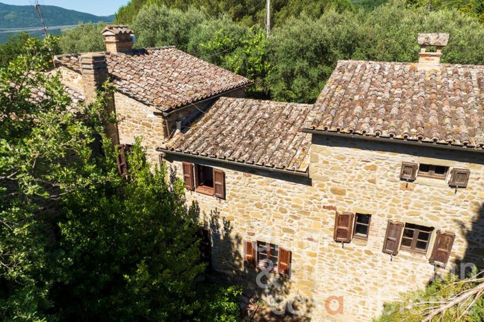 Image No.20-4 Bed Country House for sale