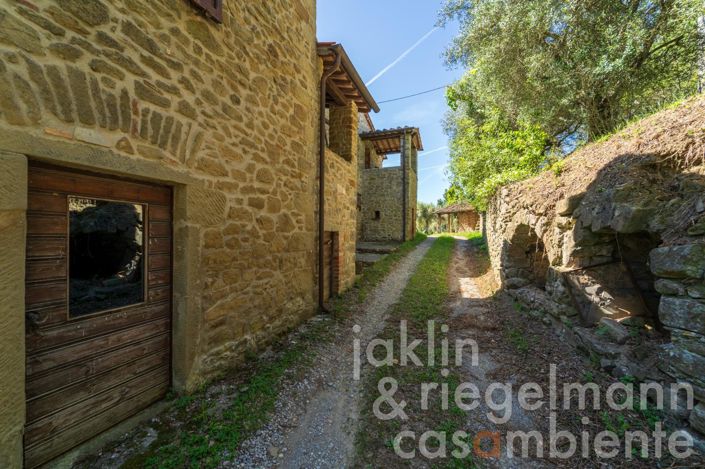 Image No.43-4 Bed Country House for sale