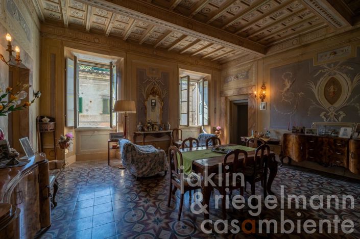 Image No.16-10 Bed Villa for sale