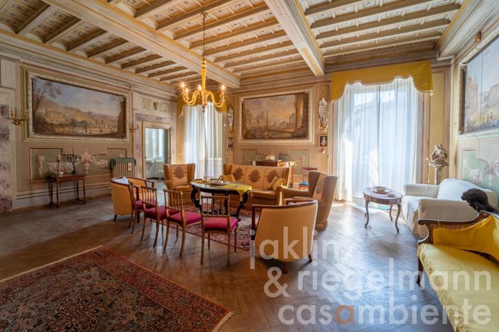 Image No.19-10 Bed Villa for sale