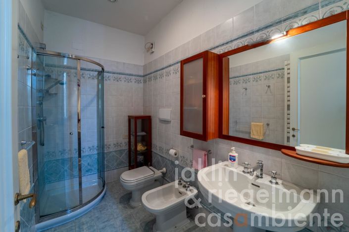 Image No.22-10 Bed Villa for sale