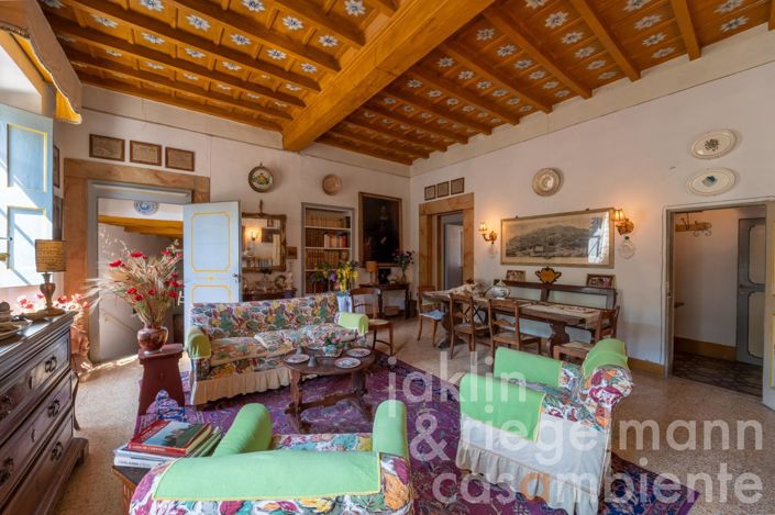 Image No.31-10 Bed Villa for sale