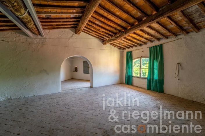 Image No.48-10 Bed Villa for sale