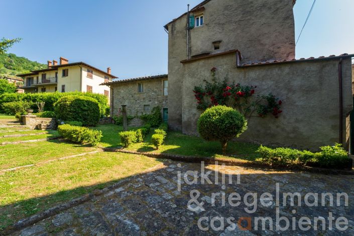 Image No.6-10 Bed Villa for sale