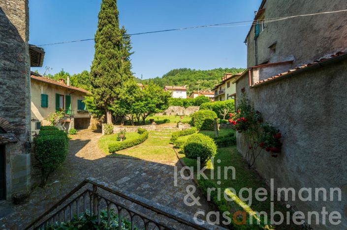 Image No.8-10 Bed Villa for sale