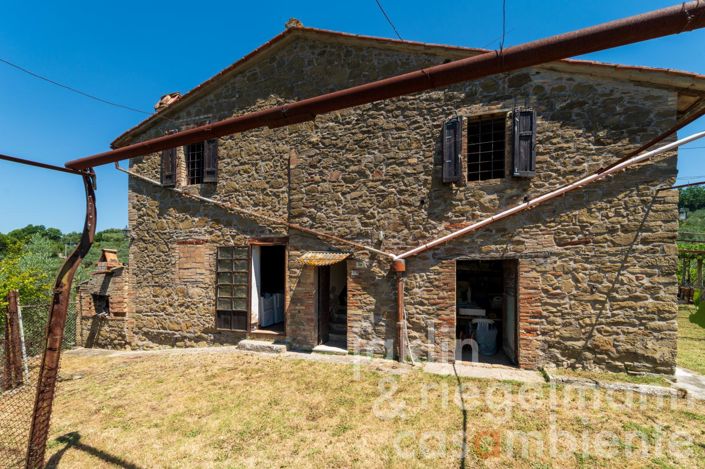 Image No.12-Maison de campagne de 4 chambres à vendre à Bettona