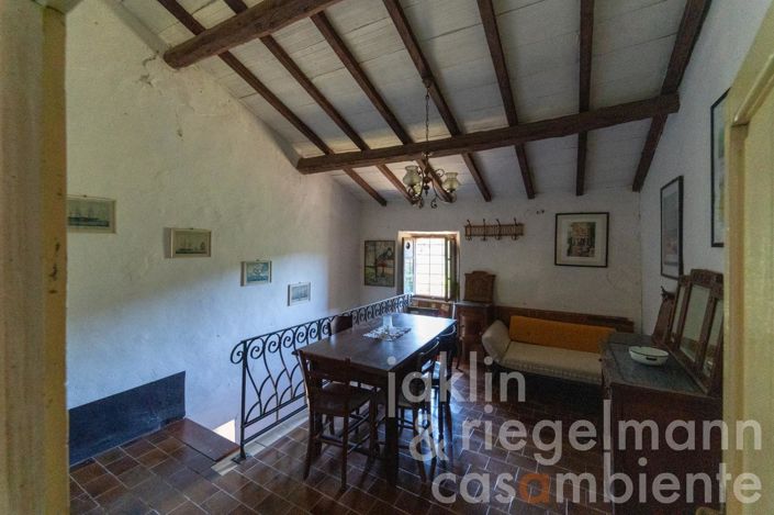 Image No.20-Maison de campagne de 4 chambres à vendre à Bettona