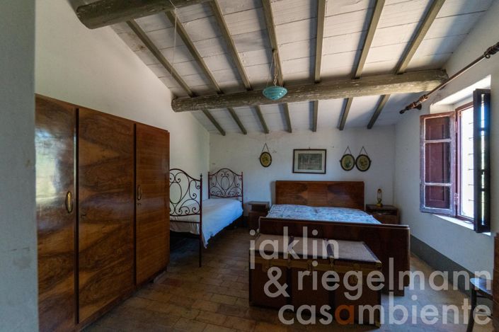 Image No.22-Maison de campagne de 4 chambres à vendre à Bettona