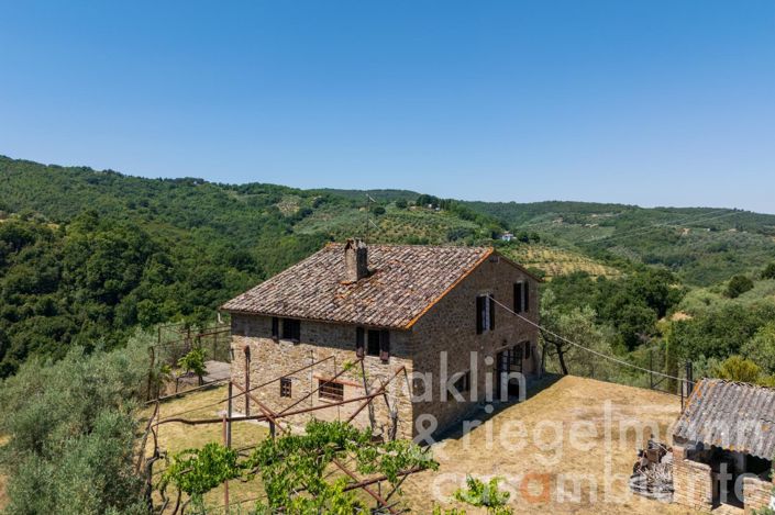 Image No.3-Maison de campagne de 4 chambres à vendre à Bettona