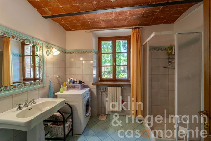 Image No.44-3 Bed Country House for sale