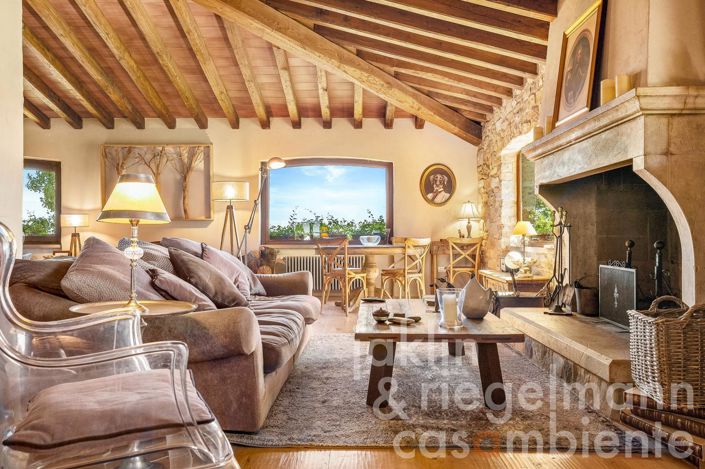Image No.22-6 Bed Country House for sale