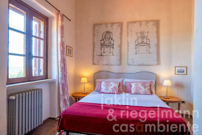 Image No.36-6 Bed Country House for sale