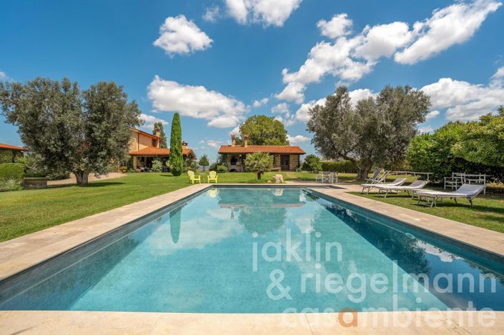 Image No.8-6 Bed Country House for sale