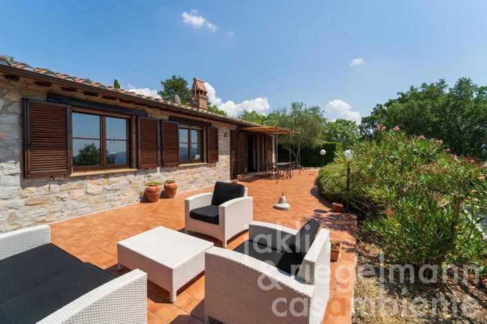 Image No.11-3 Bed Country House for sale