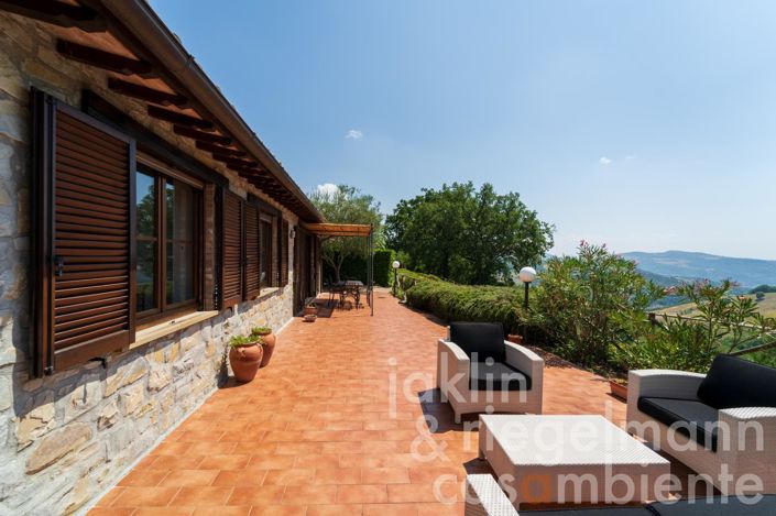 Image No.12-3 Bed Country House for sale