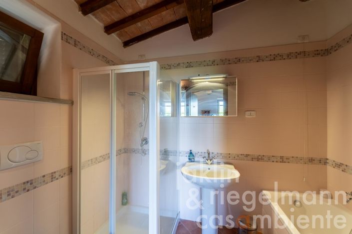 Image No.32-3 Bed Country House for sale