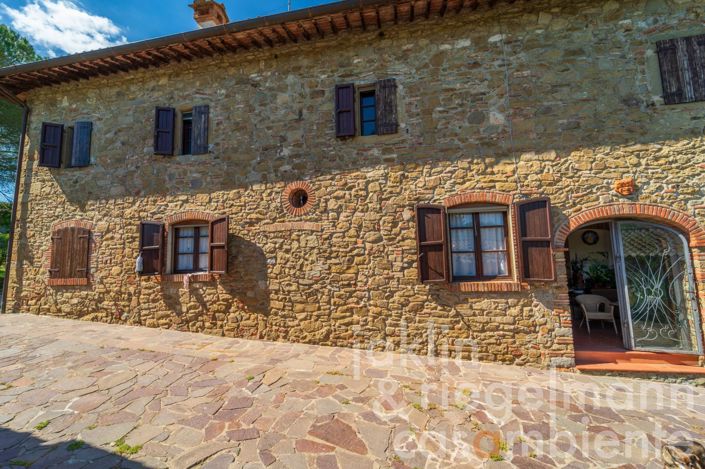 Image No.19-9 Bed Country House for sale