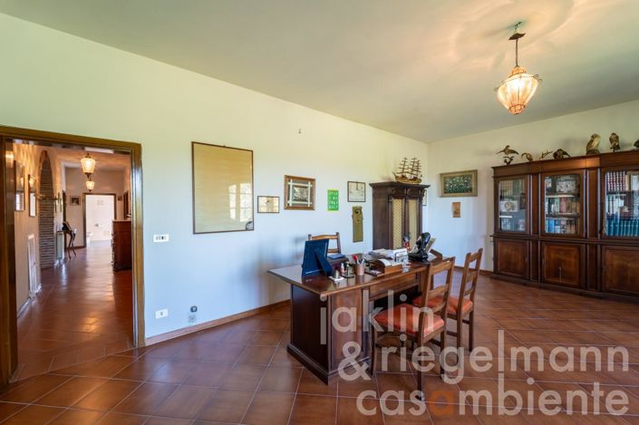 Image No.39-9 Bed Country House for sale
