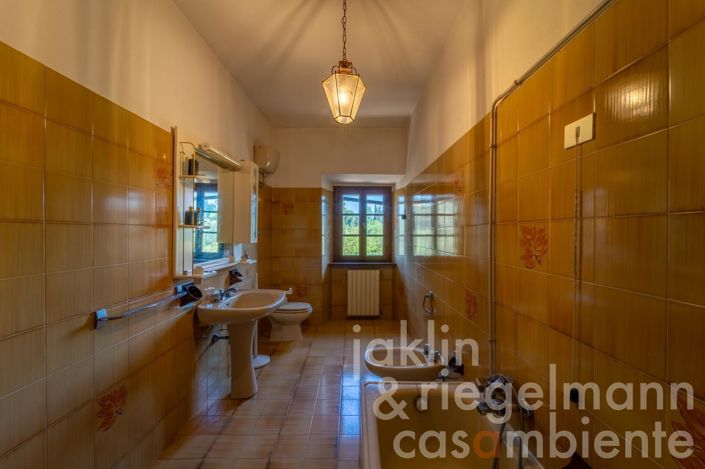 Image No.46-9 Bed Country House for sale