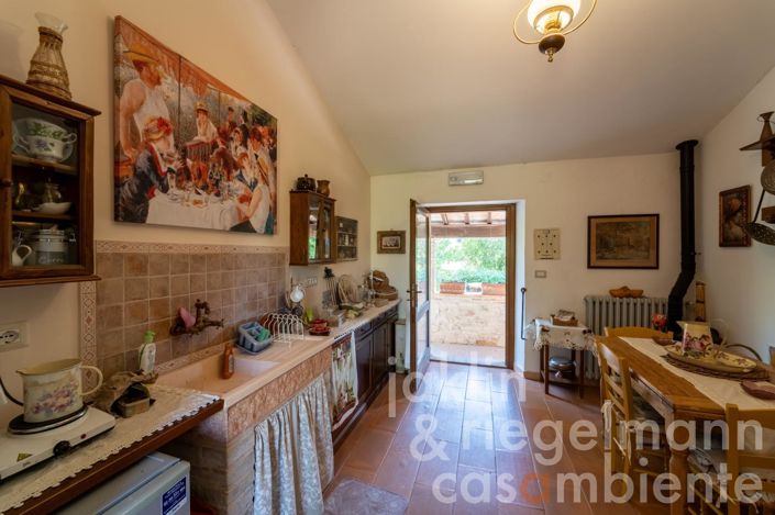 Image No.56-Maison de campagne de 4 chambres à vendre à Perugia