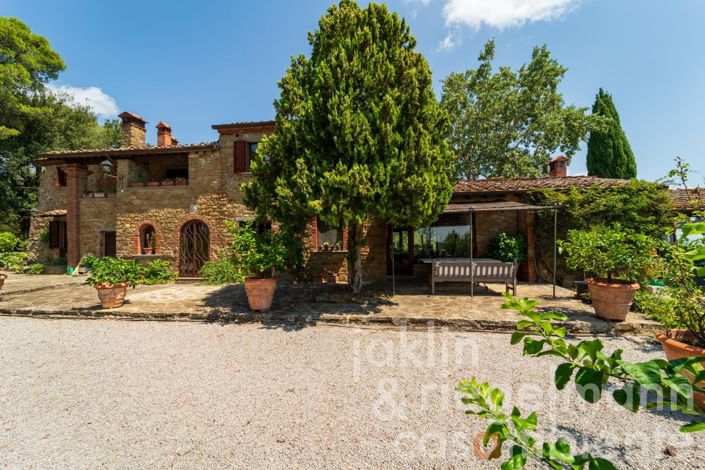 Image No.2-6 Bed Country House for sale