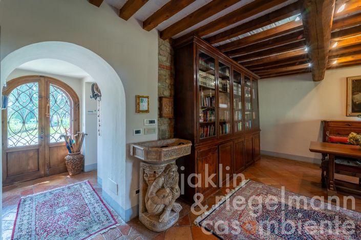 Image No.26-6 Bed Country House for sale