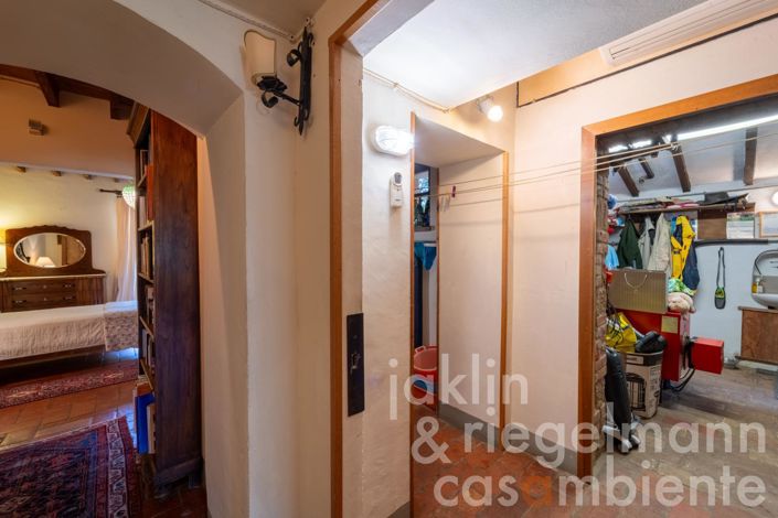 Image No.31-6 Bed Country House for sale